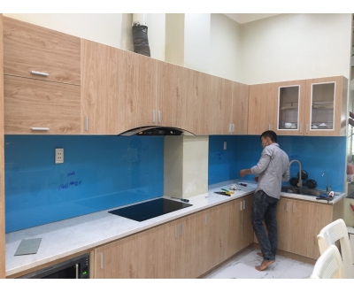 Kính Màu Ốp Bếp