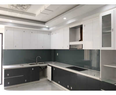 Kính ốp bếp trắng 10li